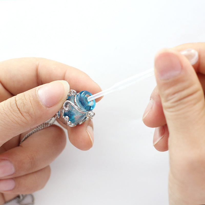 Aromatherapy Essential Oil Pendant Necklace – Refillable Glass Bottle