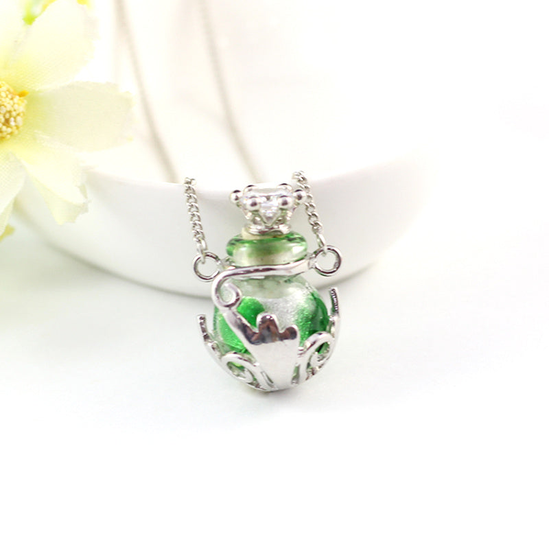 Aromatherapy Essential Oil Pendant Necklace – Refillable Glass Bottle